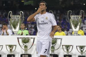 hi-res-177224343-raul-the-former-real-madrid-player-acknowledges-the_crop_north