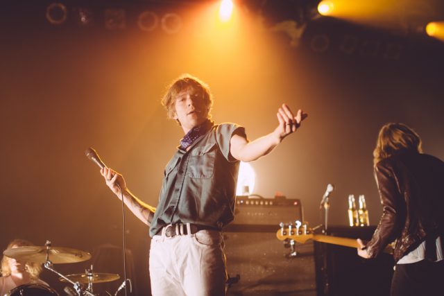 cage-the-elephant Cage the Elephant Unpeeled