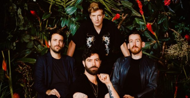 Foals regresa con Everything