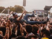 Reseña del Riot Fest 2026: Comunidad, punk rock y… lodo